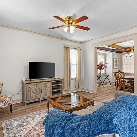 Elegant 3Br, 2 Miles To Kumc Or Childrens Medical Center, 30 Day Plus